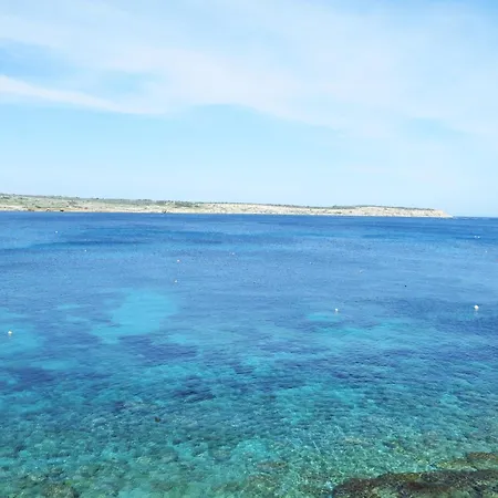 Seafront Maisonette Ocean Views & Terrace * Mellieħa