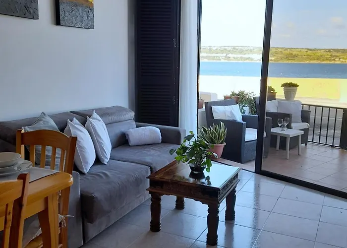 Seafront Maisonette Ocean Views & Terrace Mellieħa