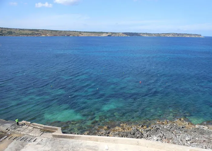 Seafront Maisonette Ocean Views & Terrace Feriehus