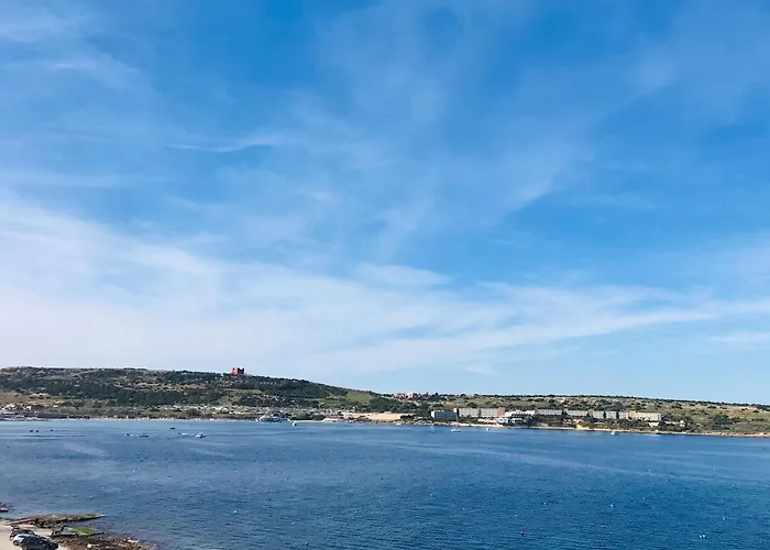 Feriehus Seafront Maisonette Ocean Views & Terrace Mellieħa