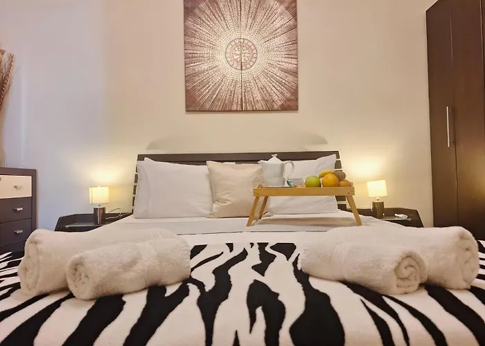 Seafront Maisonette Ocean Views & Terrace Feriehus