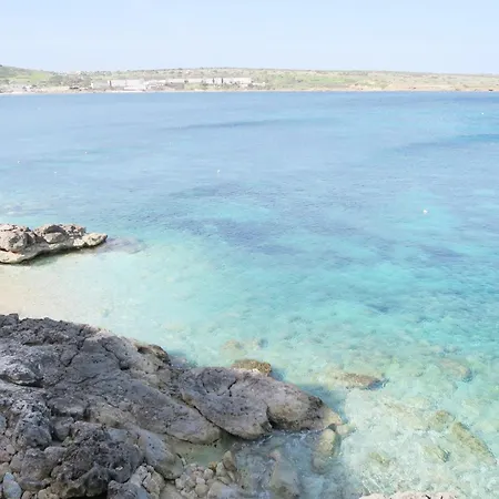 Seafront Maisonette Ocean Views & Terrace *