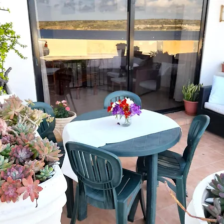 Seafront Maisonette Ocean Views & Terrace Mellieha