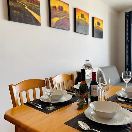 Seafront Maisonette Ocean Views & Terrace * מליאהה