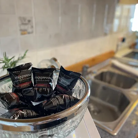 Seafront Maisonette Ocean Views & Terrace * Меллиеха