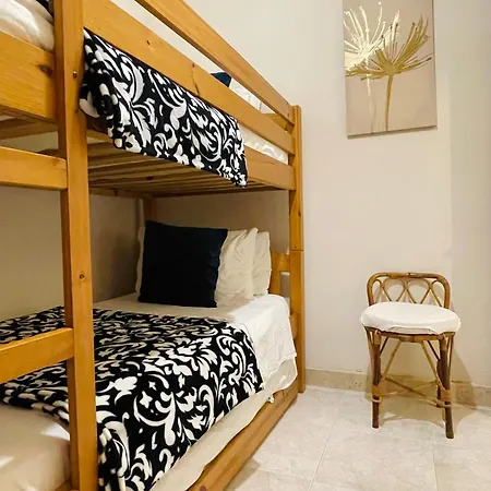 Seafront Maisonette Ocean Views & Terrace בית נופש