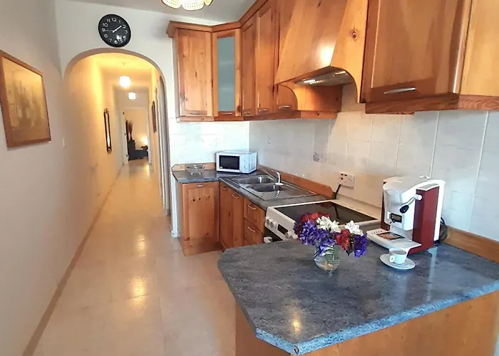 Seafront Maisonette Ocean Views & Terrace Дом отдыха