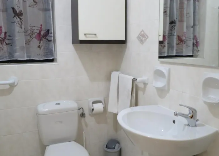 Seafront Maisonette Ocean Views & Terrace * Меллиеха