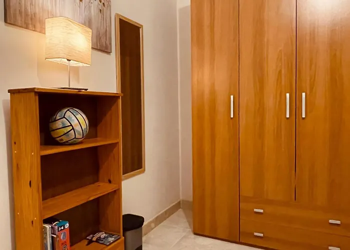 Seafront Maisonette Ocean Views & Terrace *