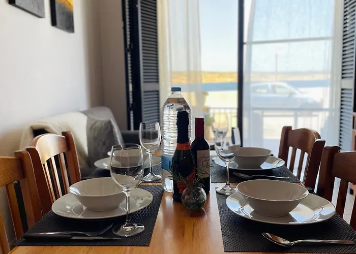 Seafront Maisonette Ocean Views & Terrace Дом отдыха Меллиеха