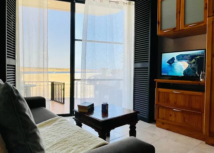 Seafront Maisonette Ocean Views & Terrace